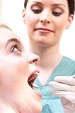 Στρες, στόμα και δόντια: Η τακτική εξαμηνιαία εξέταση των δοντιών και γενικότερα του στόματος από τον οδοντίατρο σας, είναι μια εξαιρετική ευκαιρία ανίχνευσης διαταραχών που σχετίζονται με το στρες.