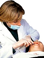 Για την πρόληψη της βακτηριδιακής ενδοκαρδίτιδας, έχει μεγάλη σημασία η καλή υγιεινή του στόματος και των δοντιών και οι τακτικές επισκέψεις στον οδοντίατρο. 