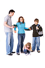 Οι γονείς πρέπει να προσπαθούν να κρατούν μακριά τα παιδιά τους από τα δικά τους προσωπικά προβλήματα.