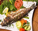 Η Μεσογειακή διατροφή που είναι πλούσια σε ψάρια, μπορεί να προστατεύει από νόσο Αλτσχάιμερ και καρδιαγγειακά νοσήματα. 