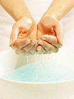 Να πλένετε τακτικά τα χέρια σας για να διώχνετε τα μικρόβια