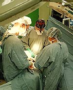 Η θεραπεία νόσων του θυρεοειδούς περιλαμβάνει και τη χειρουργική επέμβαση 