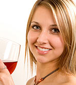 Η μέτρια κατανάλωση αλκοόλ μειώνει τον κίνδυνο για πέτρες στη χολή.