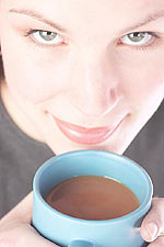 Ο καφές και το τσάι, είναι από τους παράγοντες της διατροφής που μας προσφέρουν τις μεγαλύτερες ποσότητες αντιοξειδωτικών ουσιών. 